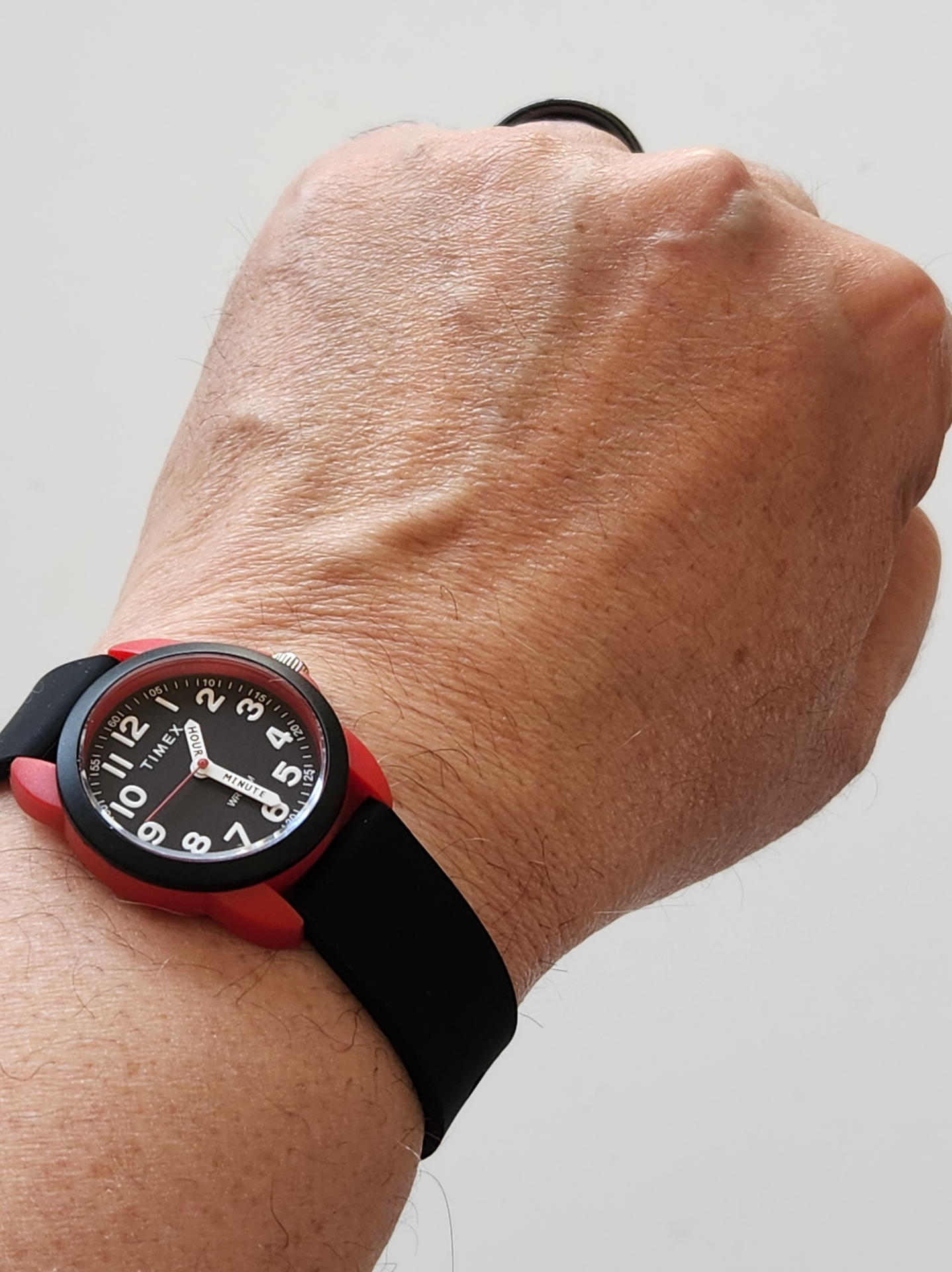 年甲斐も無くTIMEXの「Kids Analog」を買ってしまった - ケータイ Watch