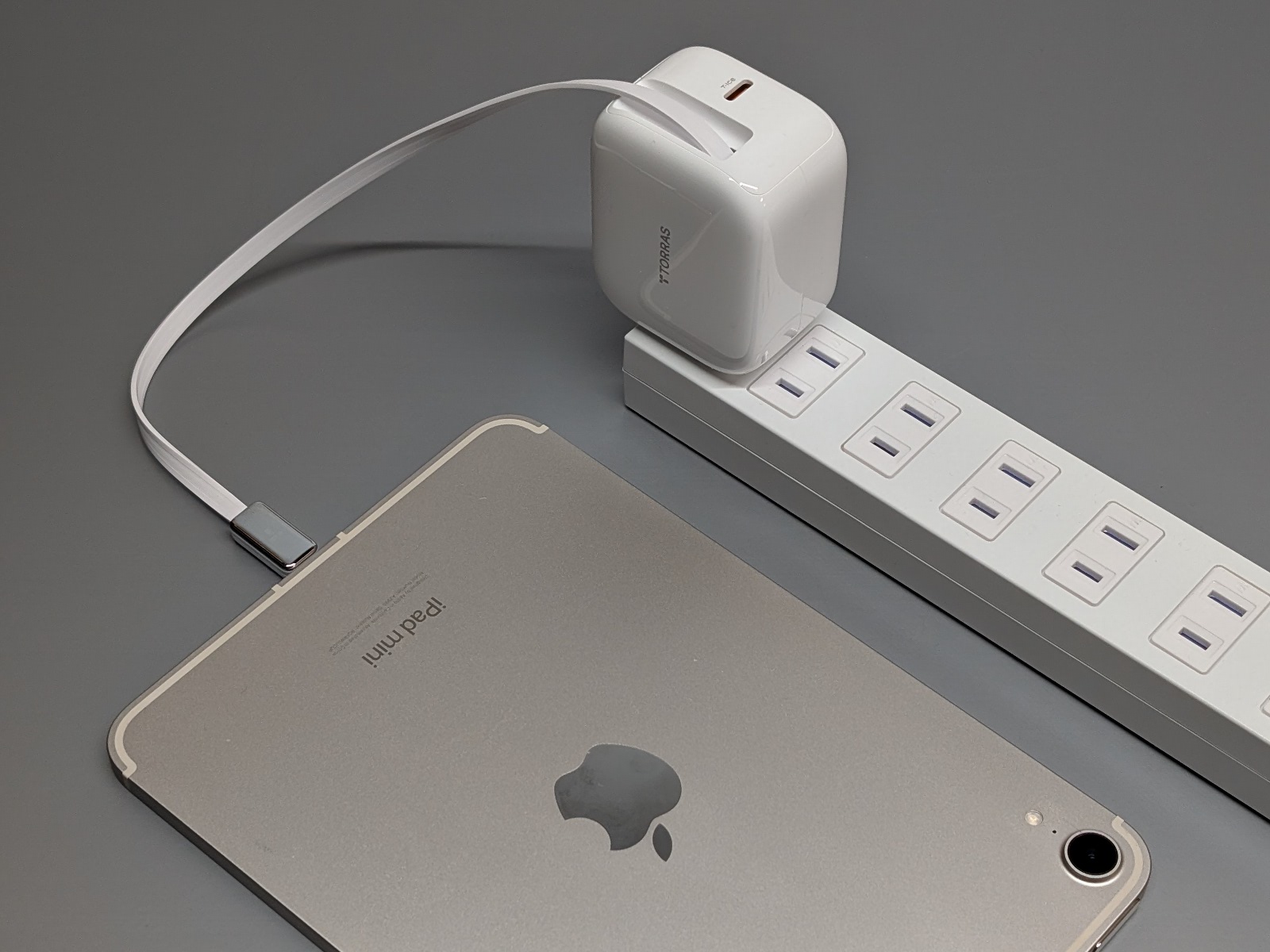 ケーブル自動巻取に対応した最大40WのUSB PD充電器「TORRAS FlexLine