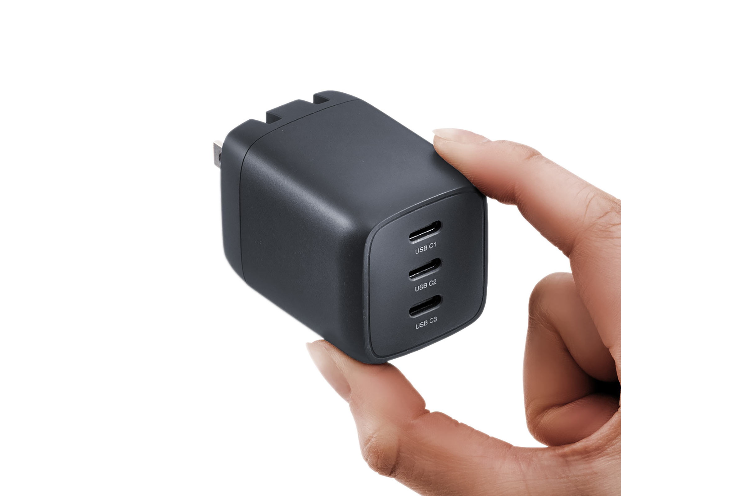 サンワサプライから、Type-Cポートが3つ付いた67W急速充電器