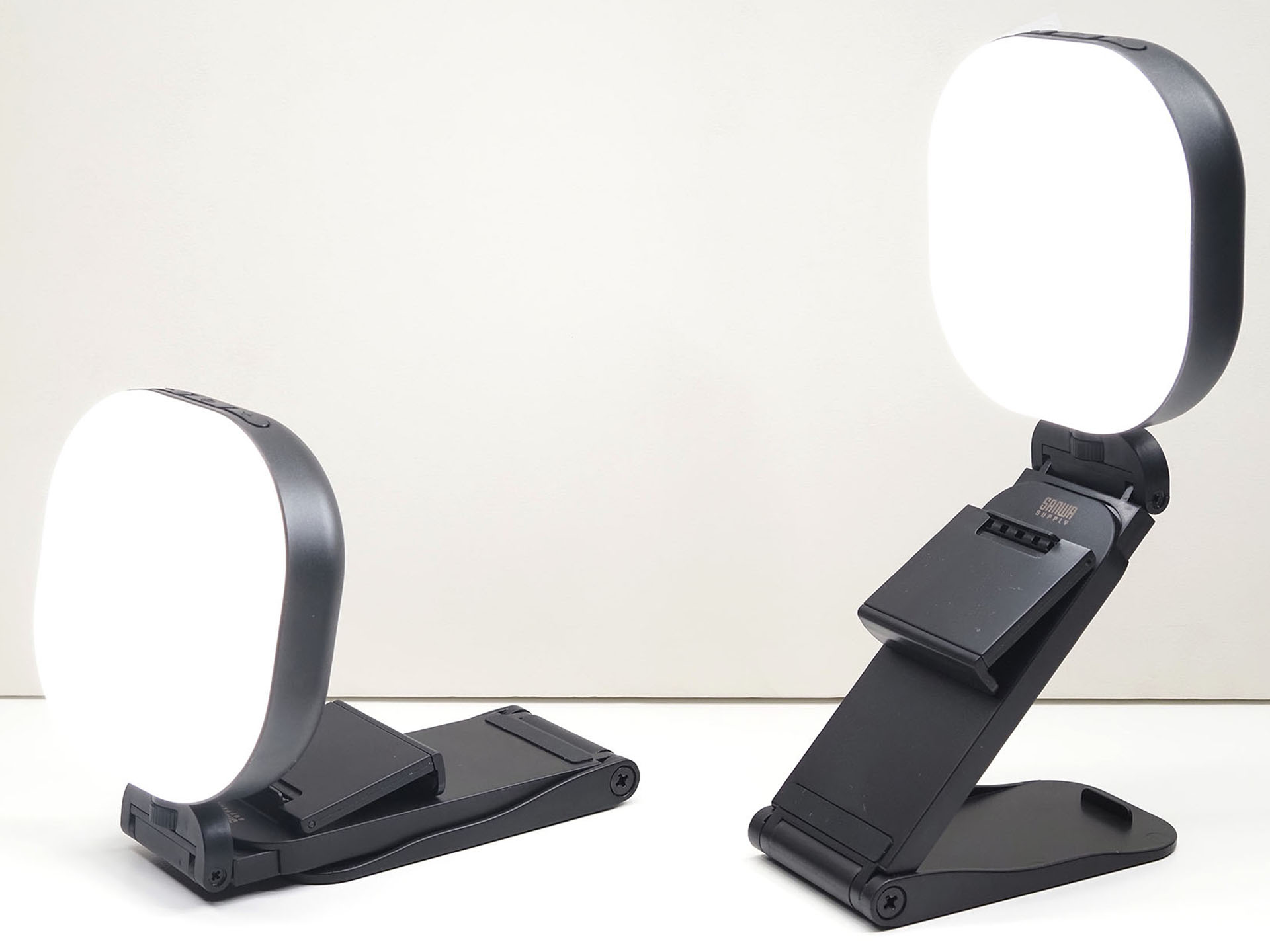 充電式LEDライトがスマホでの物撮りにピッタリ、リモート会議にもお 充電式LEDライトがスマホでの物撮りにピッタリ、リモート会議にもお