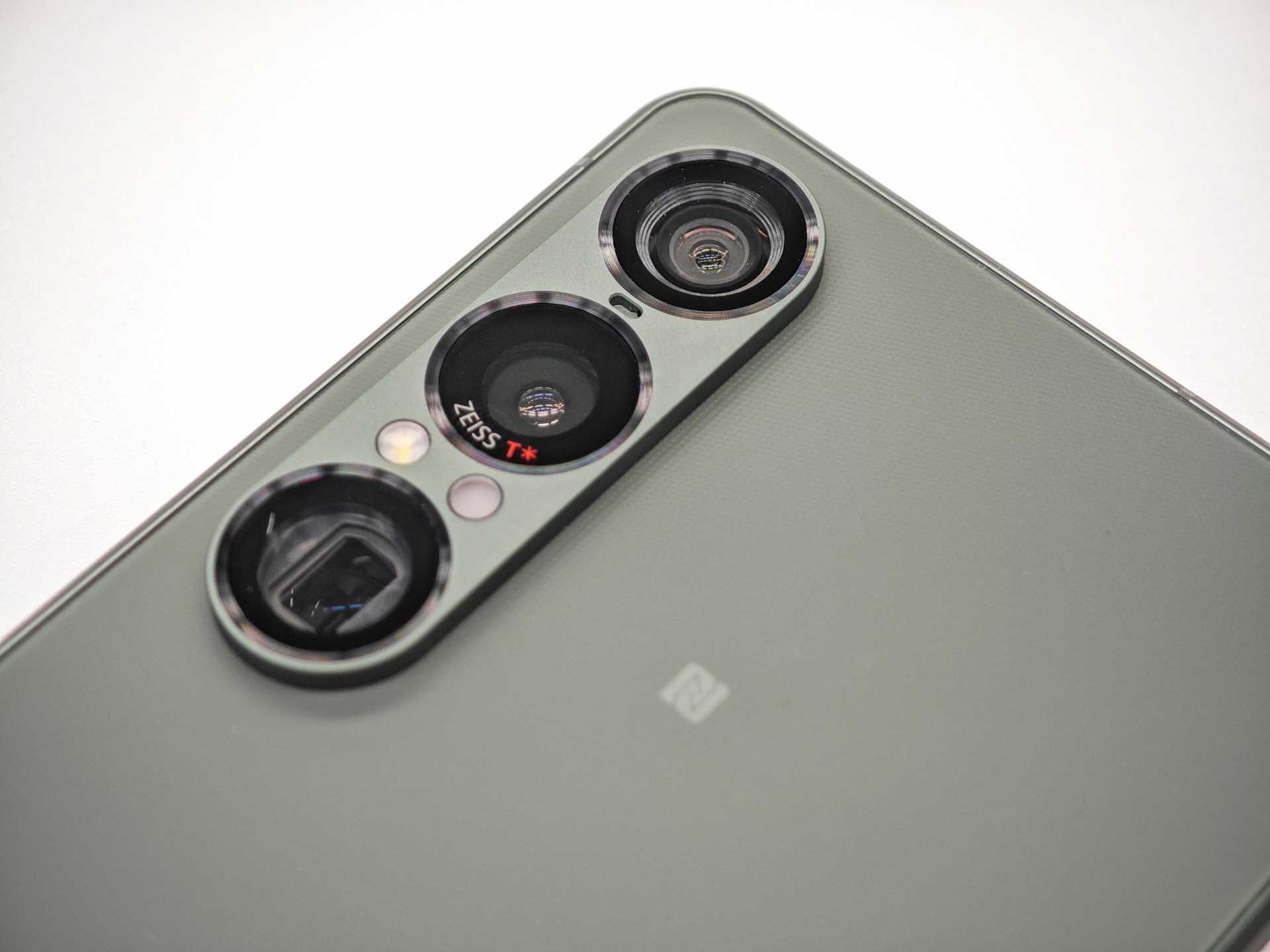 Xperia 1 VII」で電源周りの不具合、一時販売停止 - ケータイ Watch