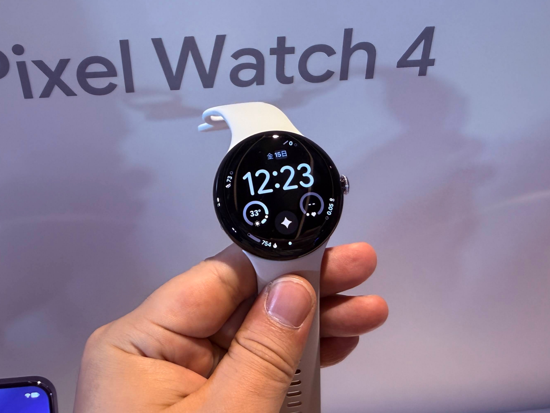グーグル、「Google Pixel Watch 4」発表。前モデルよりディスプレイ 