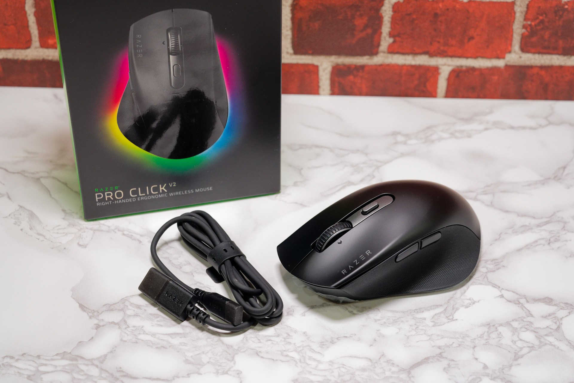 光るけど、これはきっとビジネス向け、なRazerの有線・無線対応「AI 光るけど、これはきっとビジネス向け、なRazerの有線・無線対応「AI