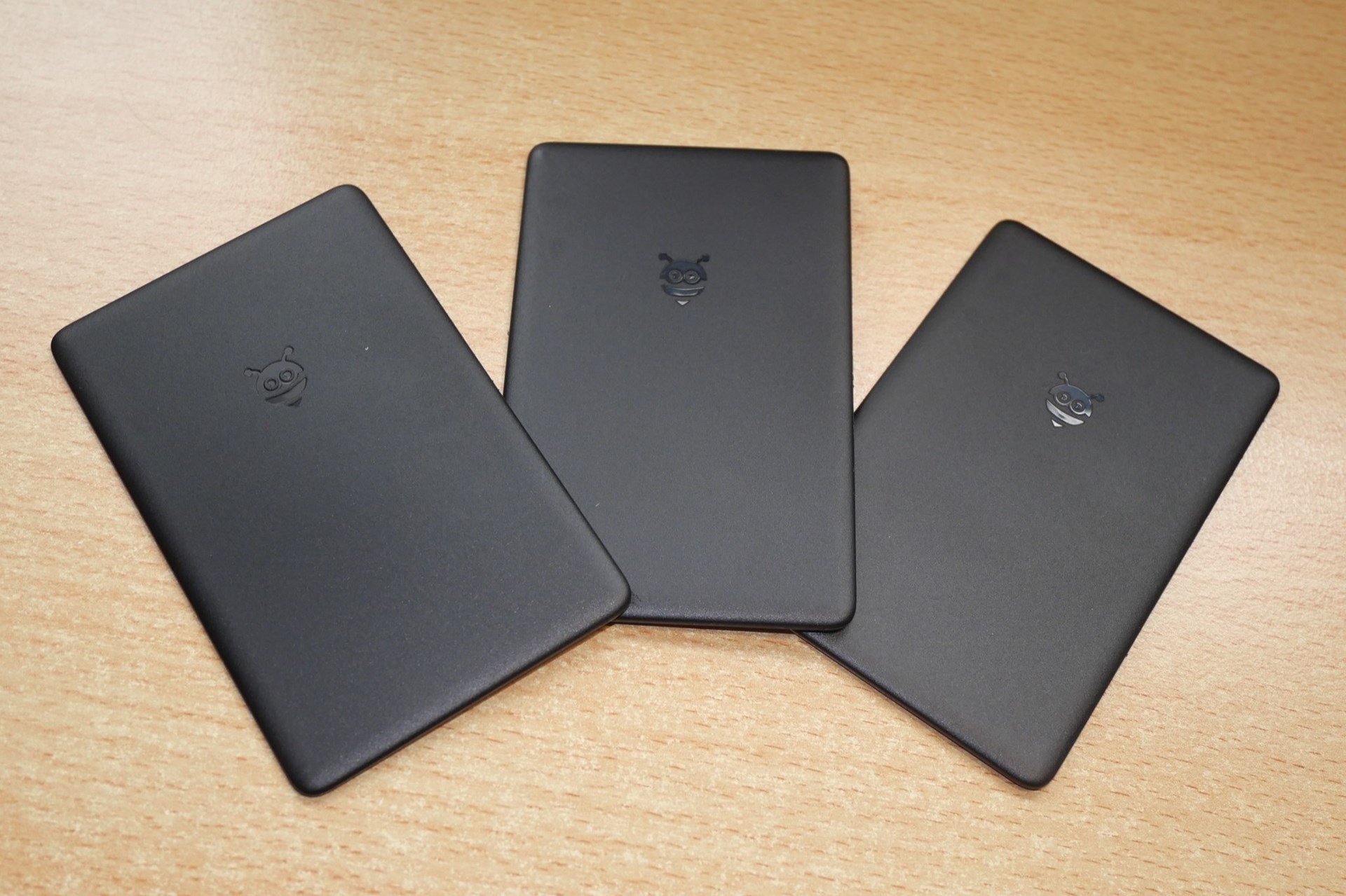 [みんなのケータイ]想定外で3個買ってしまったカード型スマートタグ、余った1つをどこに入れるか