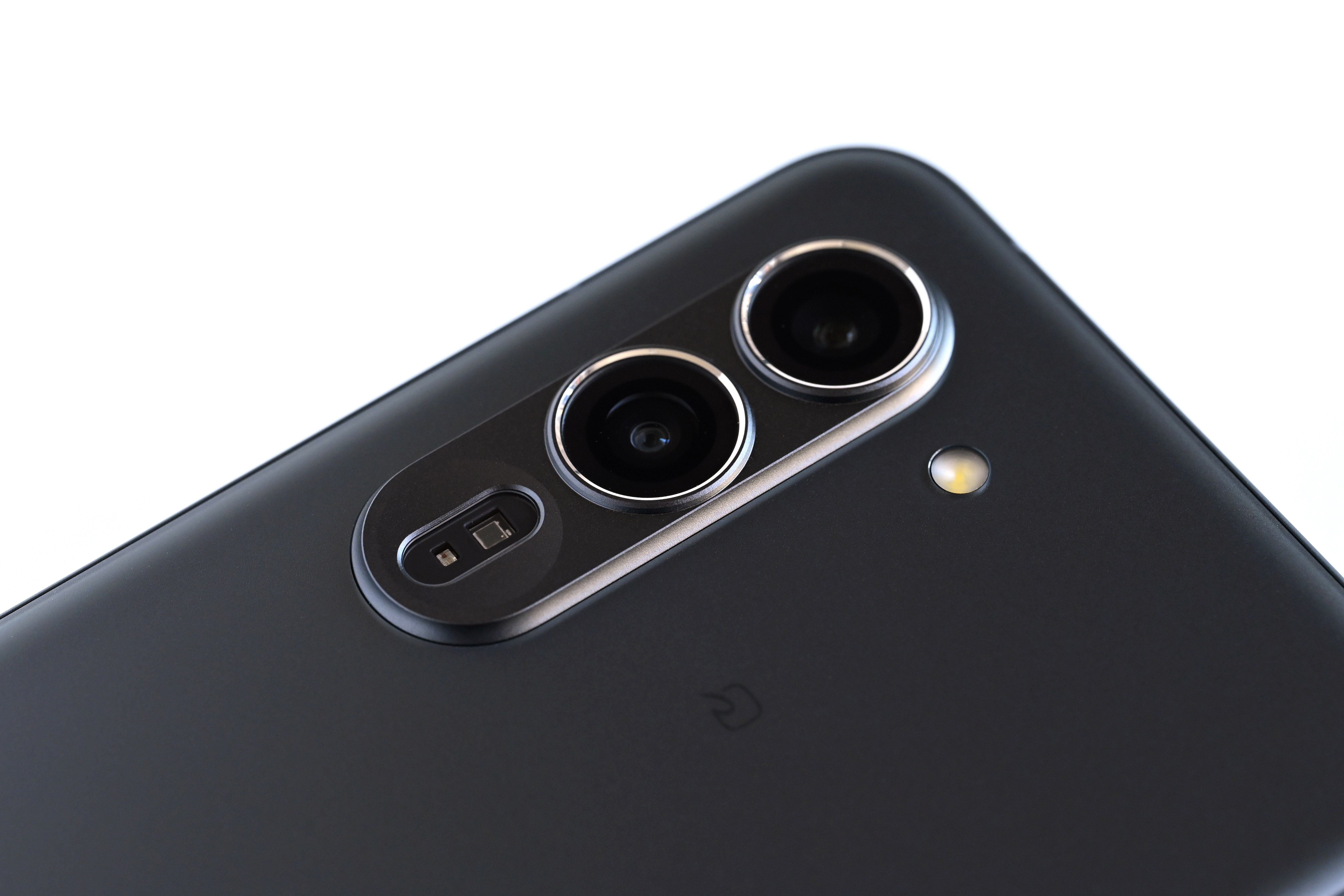 [三井公一の「スマホカメラでブラブラ」]最強のお散歩スマホ誕生か？　全50MPカメラの「arrows Alpha」で撮る日常