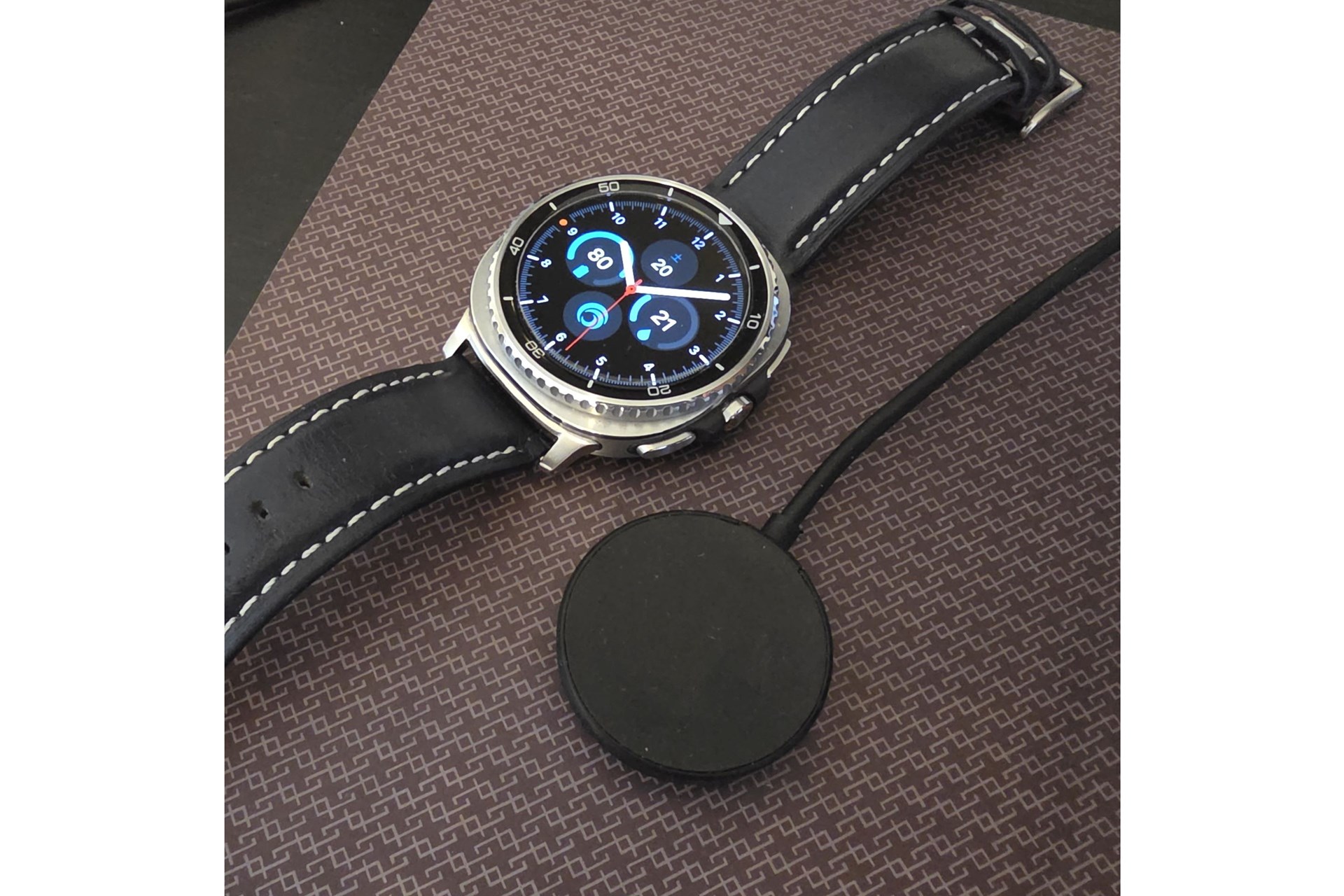 [みんなのケータイ]Galaxy Watchが充電できない？　調べて分かった旧機種充電ケーブルのワナ