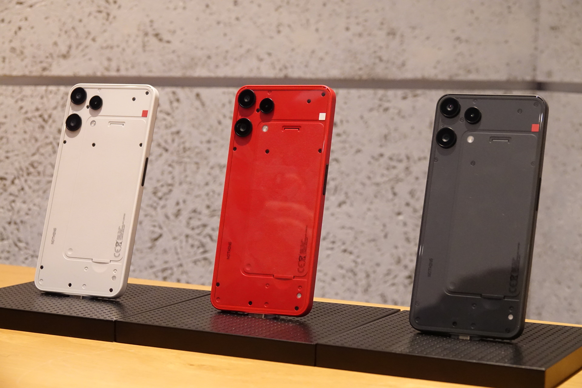 Nothing、「Nothing Phone (3a) Lite」を15日発売 上位モデルと同じAI