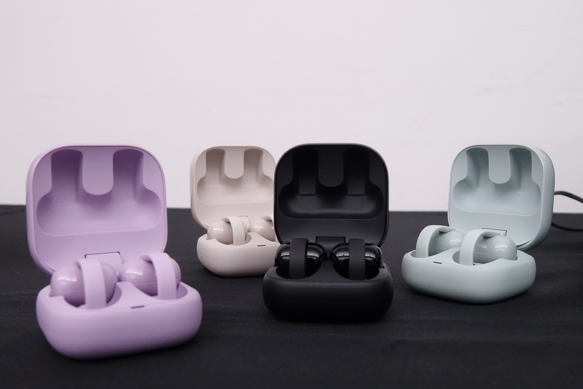 ソニー、初のイヤーカフ型ワイヤレスイヤホン「LinkBuds Clip」 2月6日