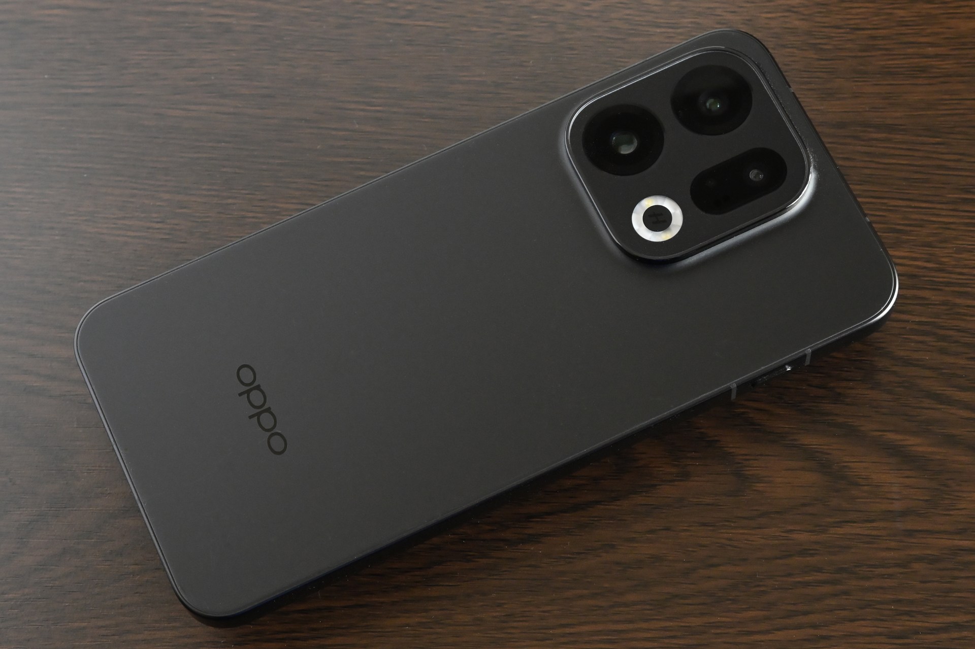 [三井公一の「スマホカメラでブラブラ」]ハッセルブラッドコラボのOPPO「Find X9」は「表現のためのカメラ」に仕上がっていた