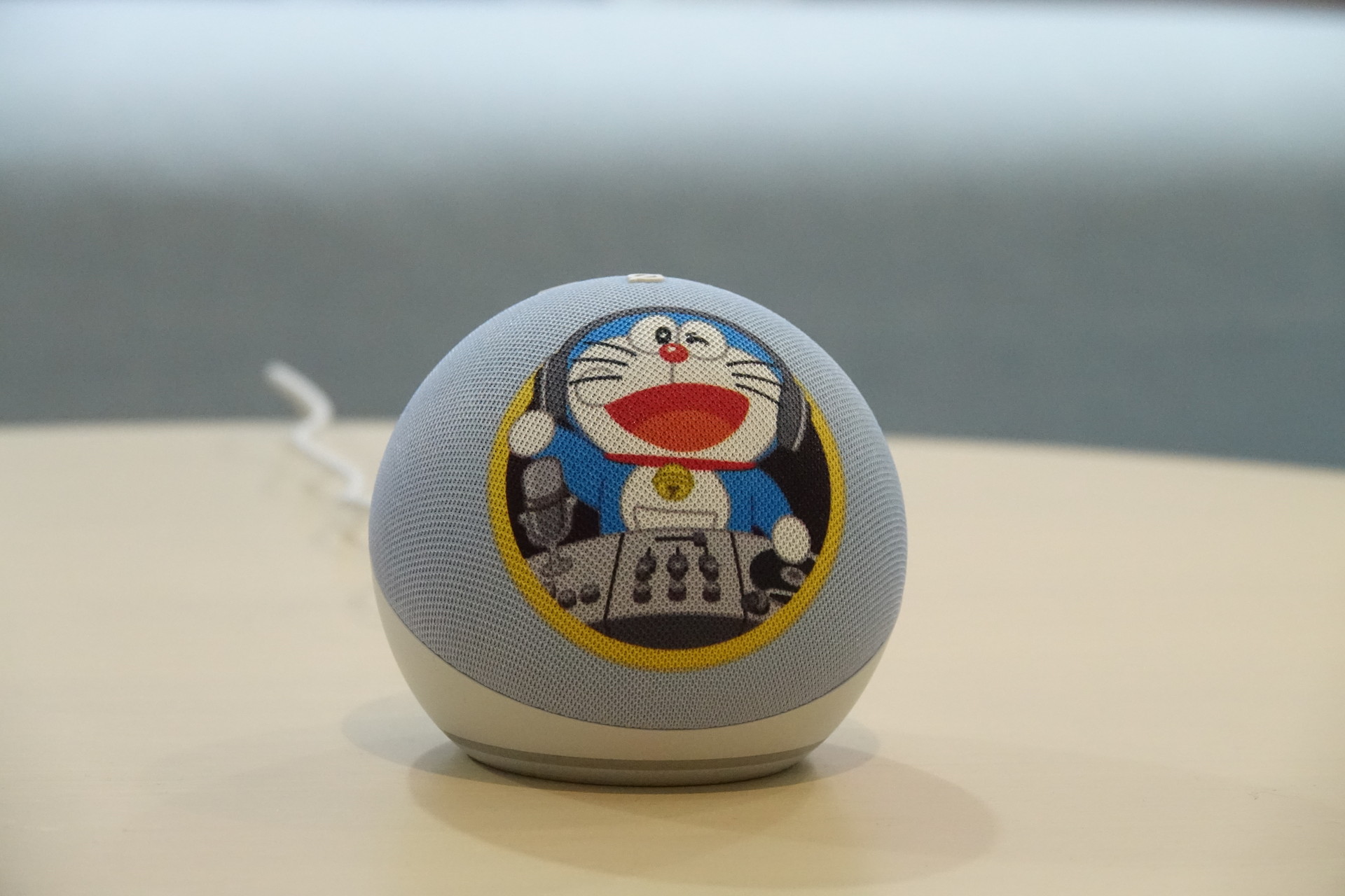 「Echo Dot」にドラえもんモデル、“通り抜けフープ”のデザイン