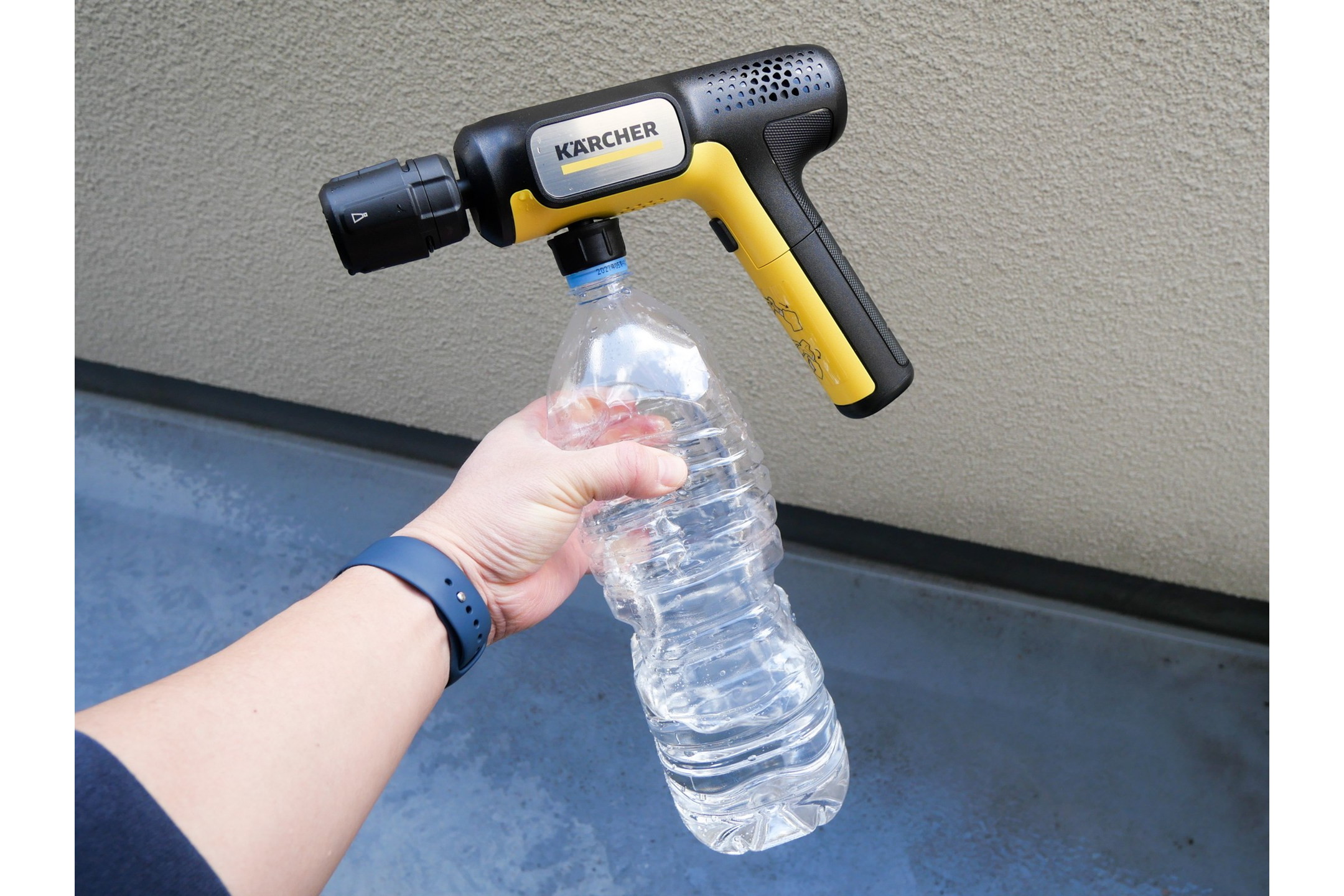 [本日の一品]手のひらサイズで手軽に高圧洗浄、話題の「OC Handy Compact CB」の実力は