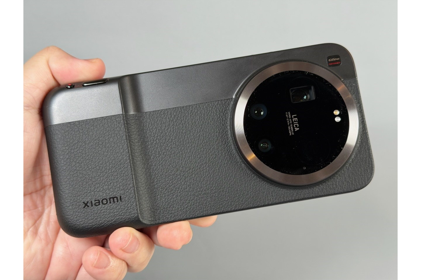 [みんなのケータイ]中国で見つけたXiaomi 17 Ultra用「Photography Kit ライト版」を使ってゆく