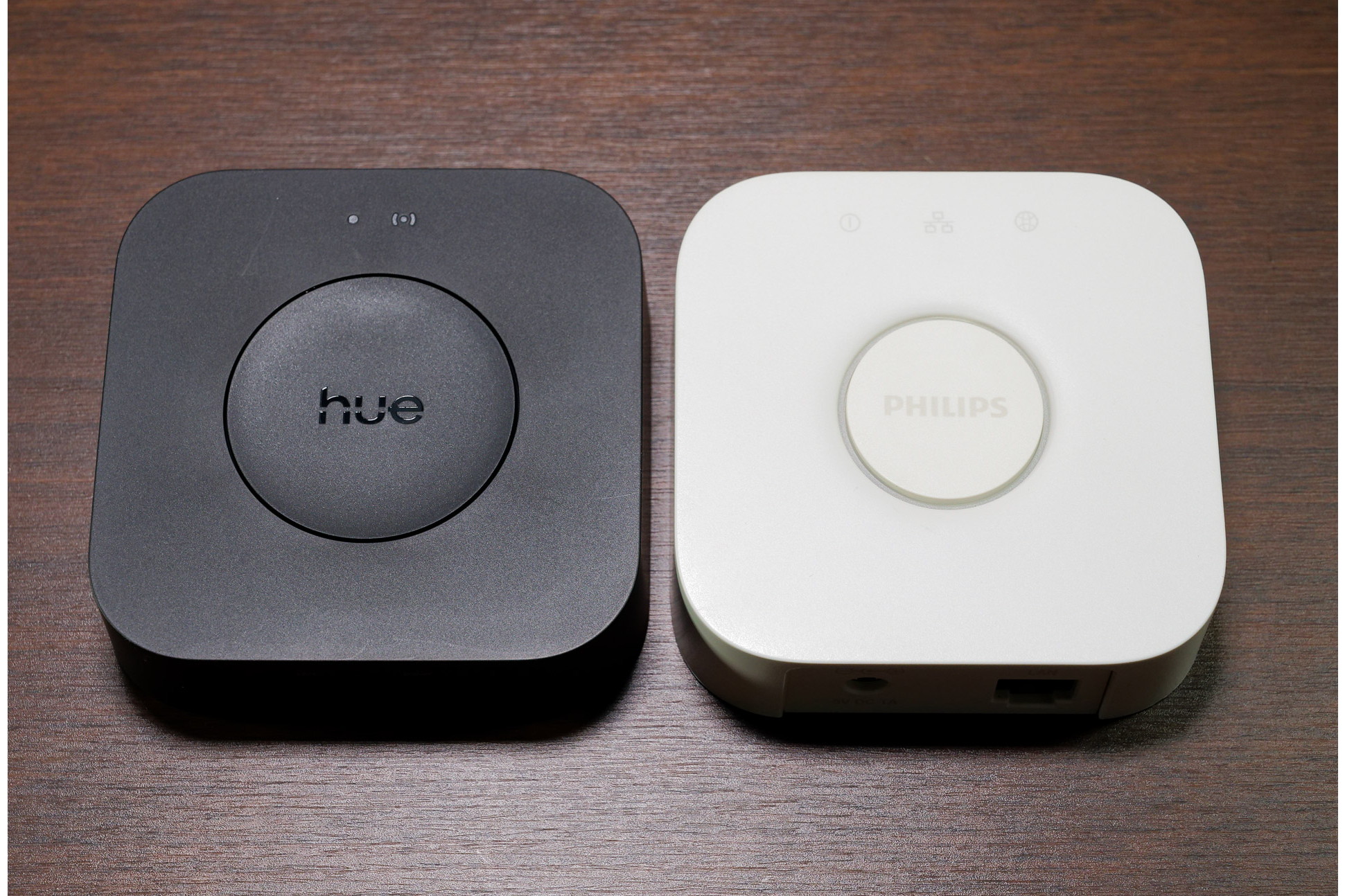 [本日の一品]電球操作が少し高速になってモーション検知も可能になった「Hue Bridge Pro」