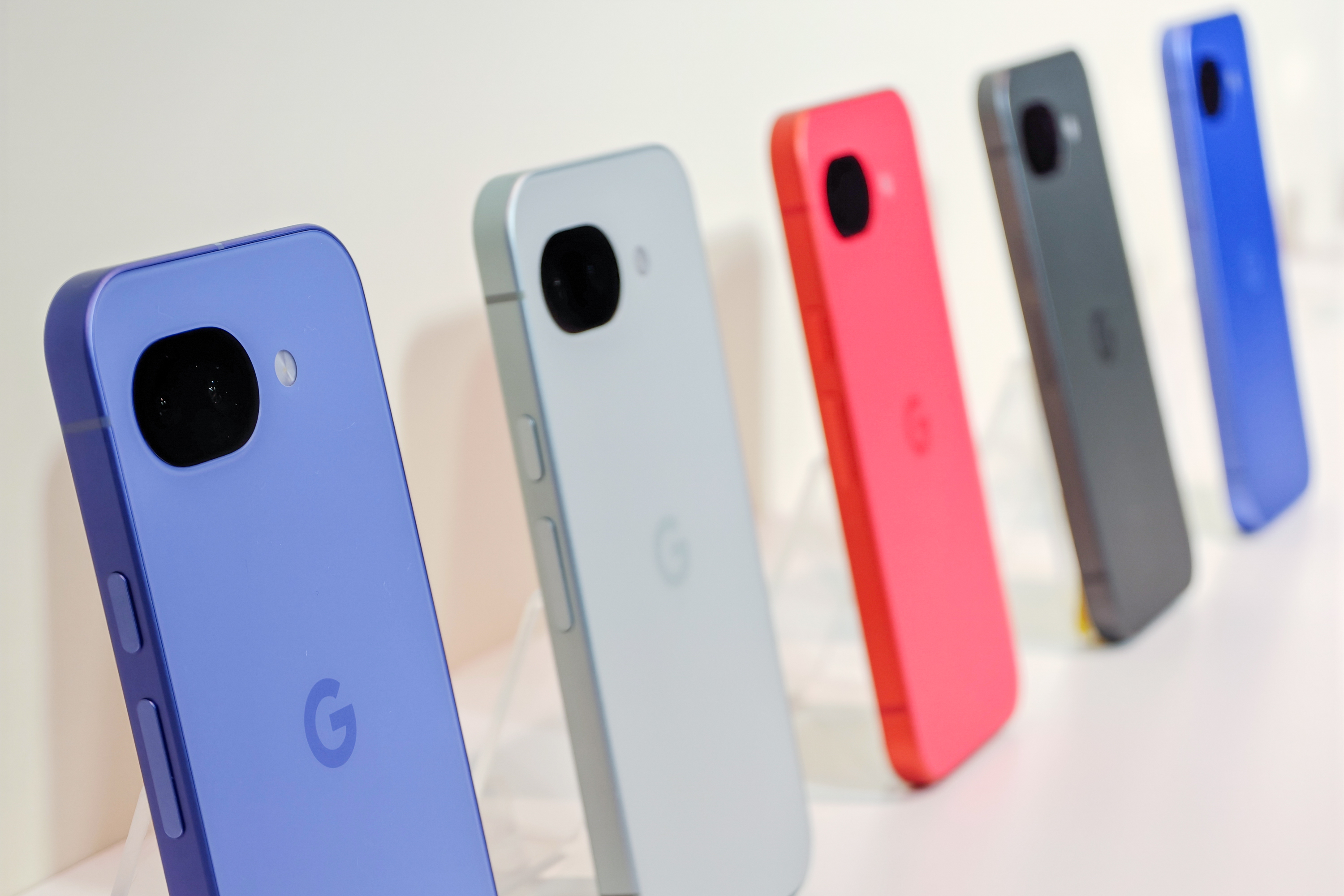 写真で見る「Google Pixel 10a」] - ケータイ Watch