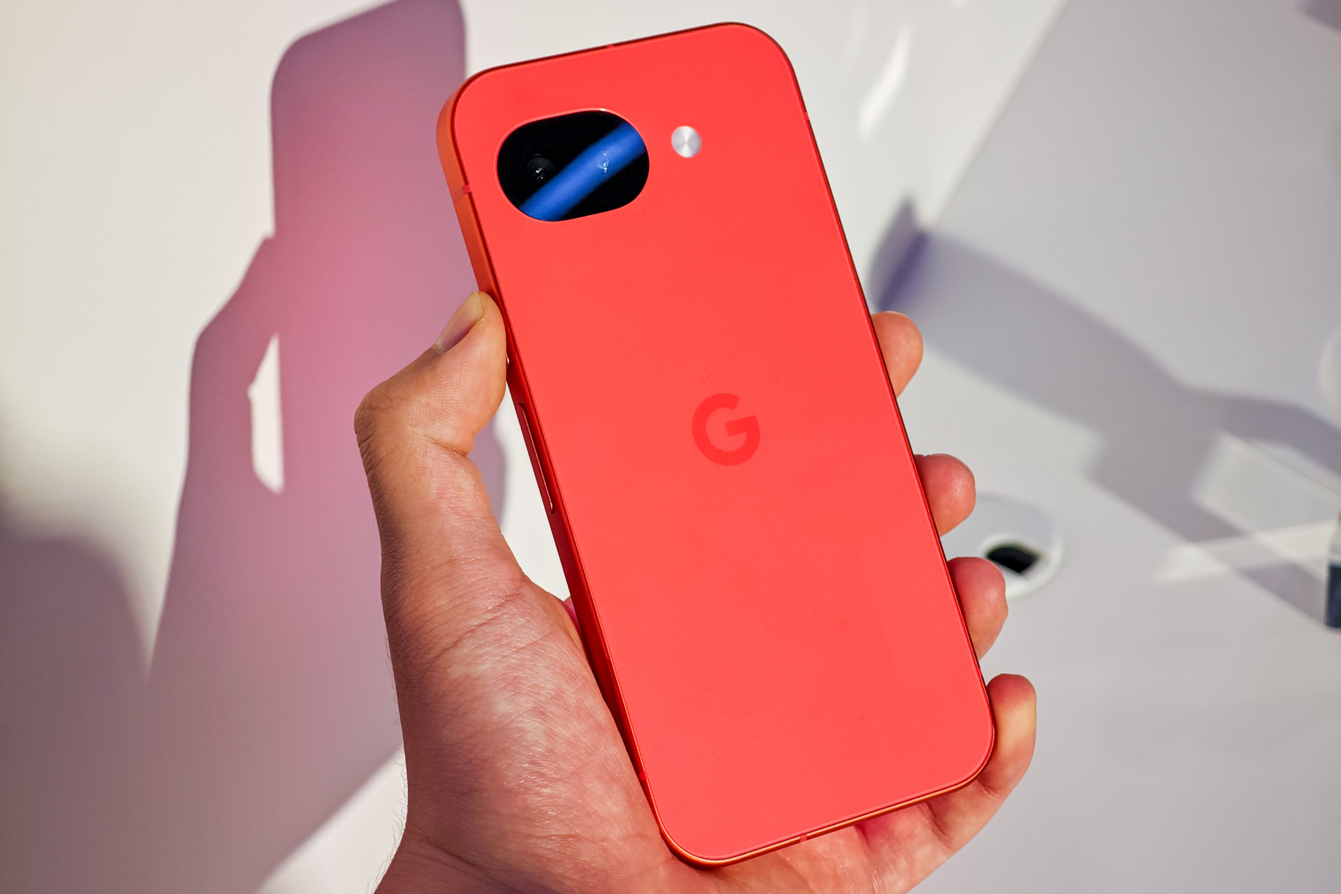 グーグル「Pixel 10a」発表、Pixel 9aとの違いは？] - ケータイ Watch