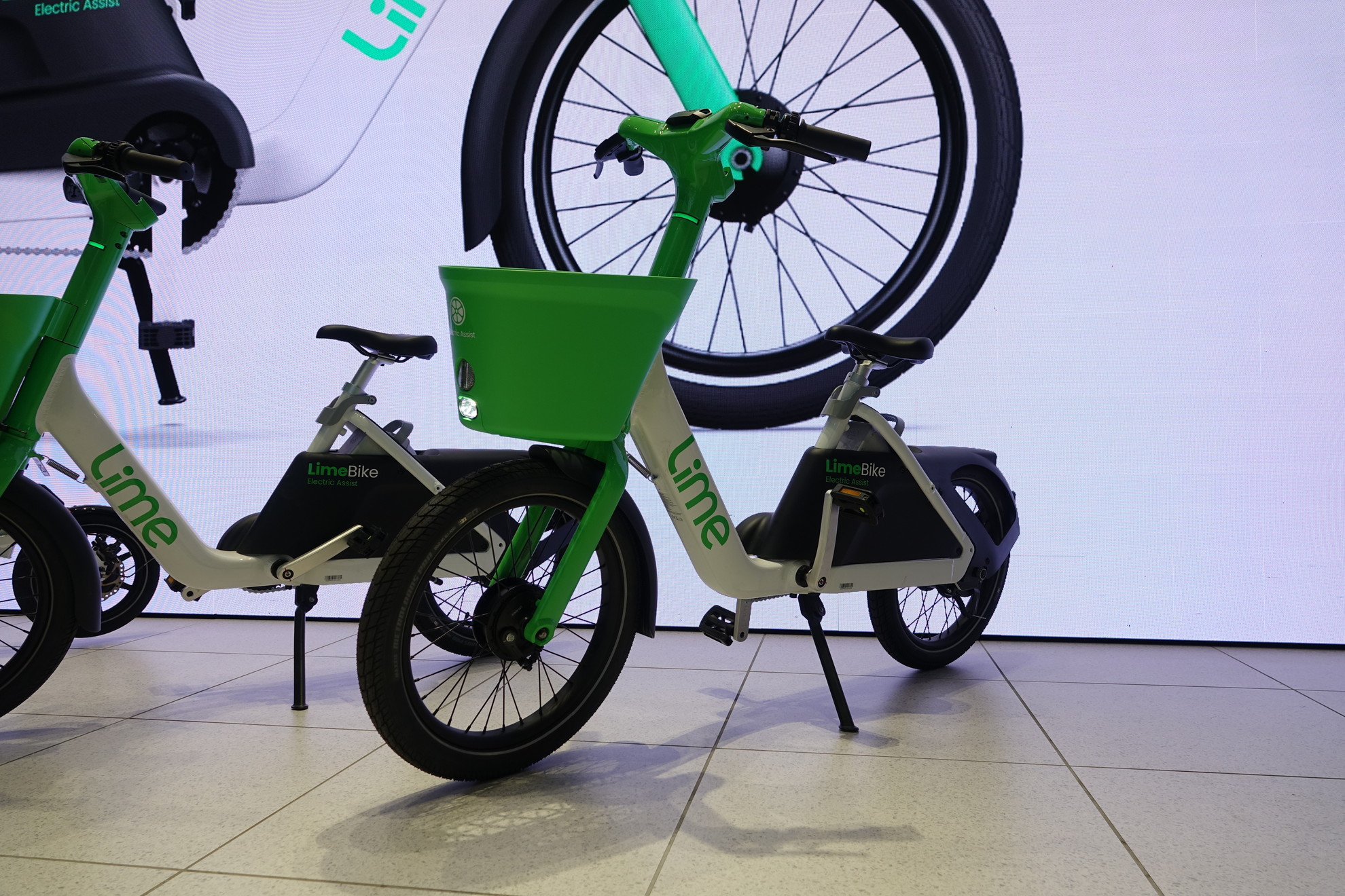 「Lime」で電動自転車タイプの車両「LimeBike」を提供開始、「HELLO CYCLING」や「三井のリパーク」とのポート共有も
