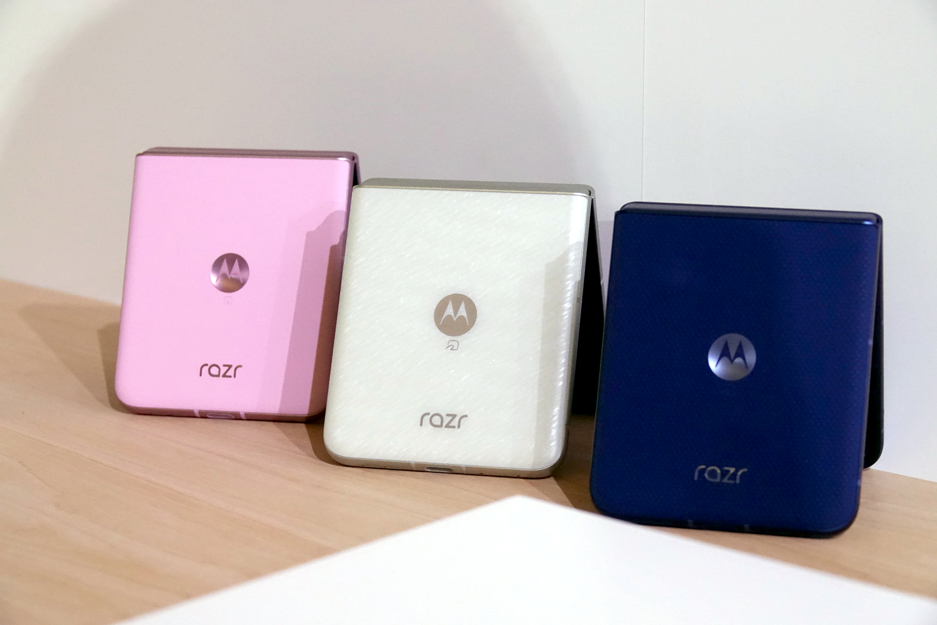 Amazonでmineoの事務手数料無料、「razr 60」など購入で - ケータイ Watch