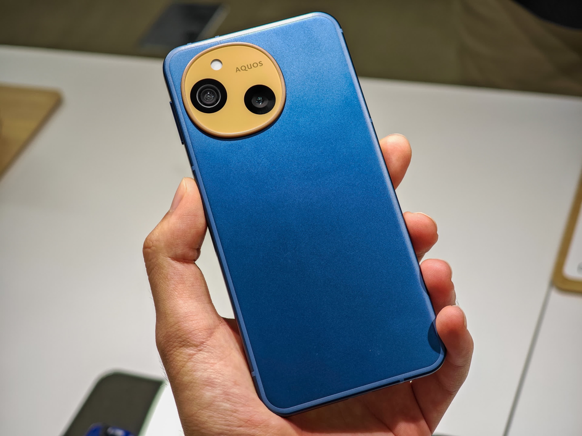 シャープ、「AQUOS sense10」向けにAndroid 17のベータプログラムを開始