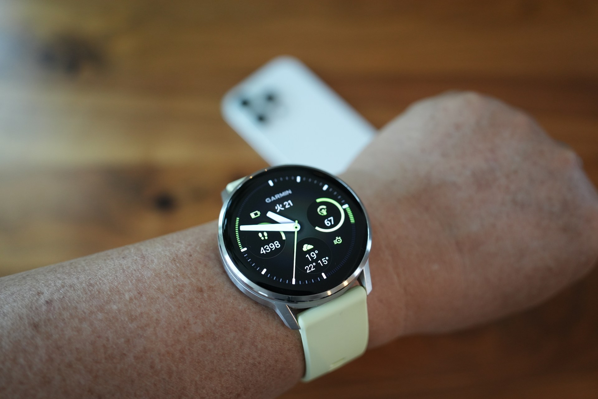 Apple WatchやGoogle Pixel Watchと比べた利点は？　GARMINの最新フィットネスGPSウォッチ「Venu 4」を使ってみた