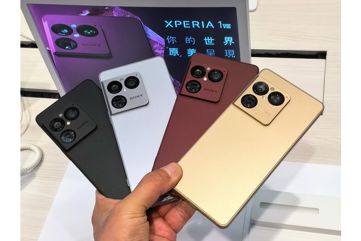 今年も香港と台湾が先に発売！ 「Xperia 1 VIII」の価格を日本と比較