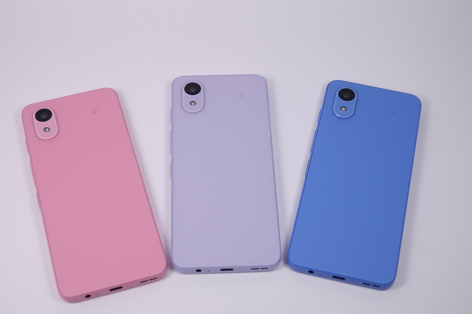 ワイモバイルから「かんたんスマホ5」、離れた家族が同じ画面を見て
