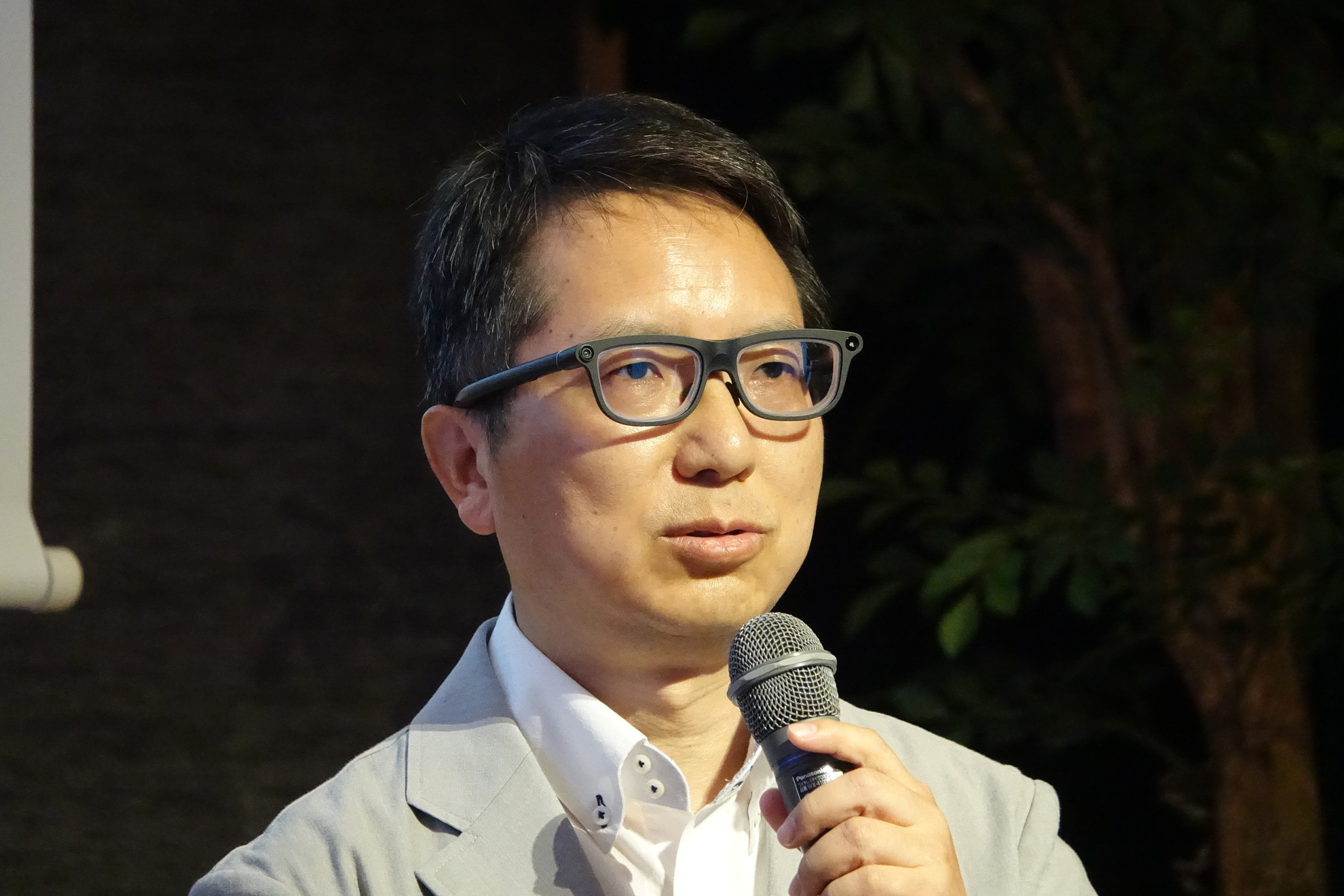 AIスマートグラス「INMO GO3」が日本上陸、「前を向いてAIにアクセスできる」実用的な機能を搭載