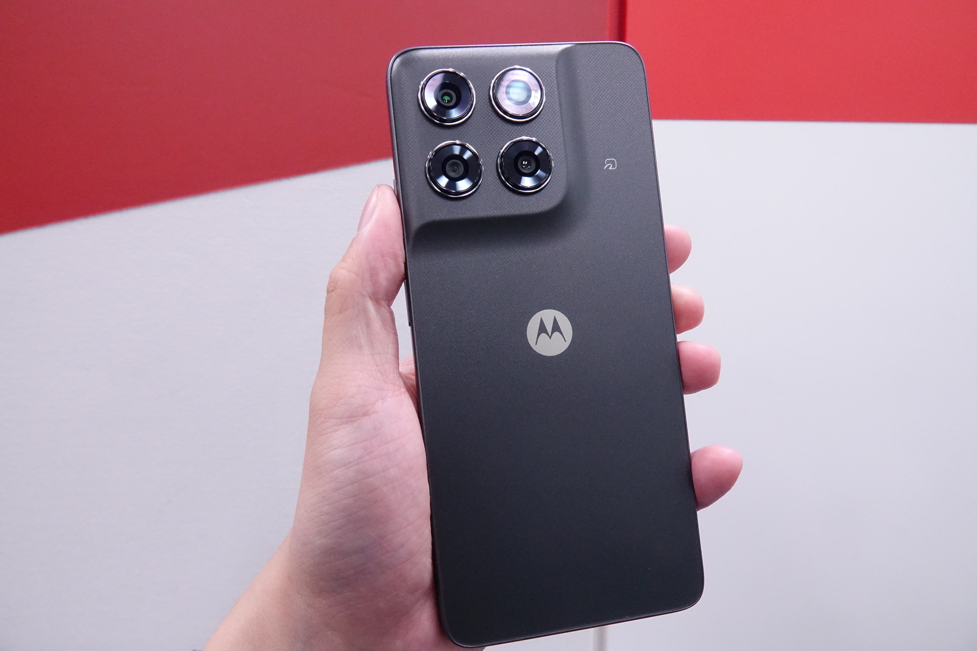 QTモバイル、「moto g37j」31日発売
