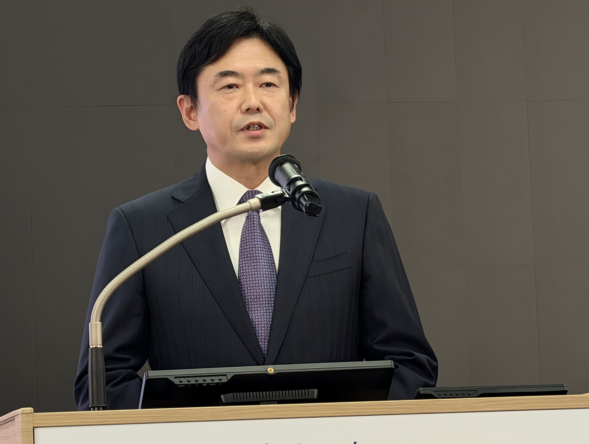 KDDI松田社長、ahamoの40GBキャンペーンに「品質などを含めて十分対抗できる」