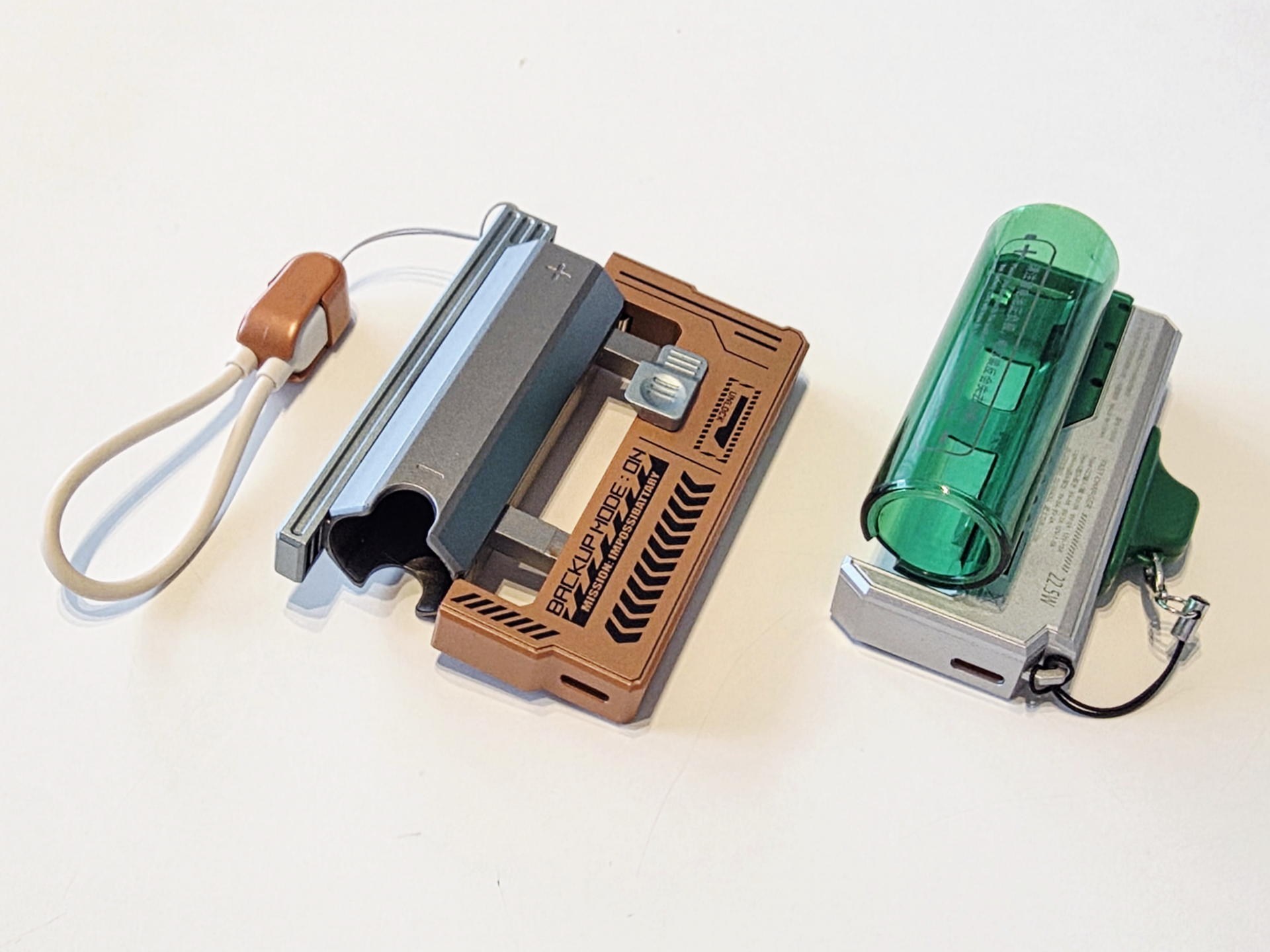 充電池をセットするだけ！ 2500円で自分好みに作れるモバイル